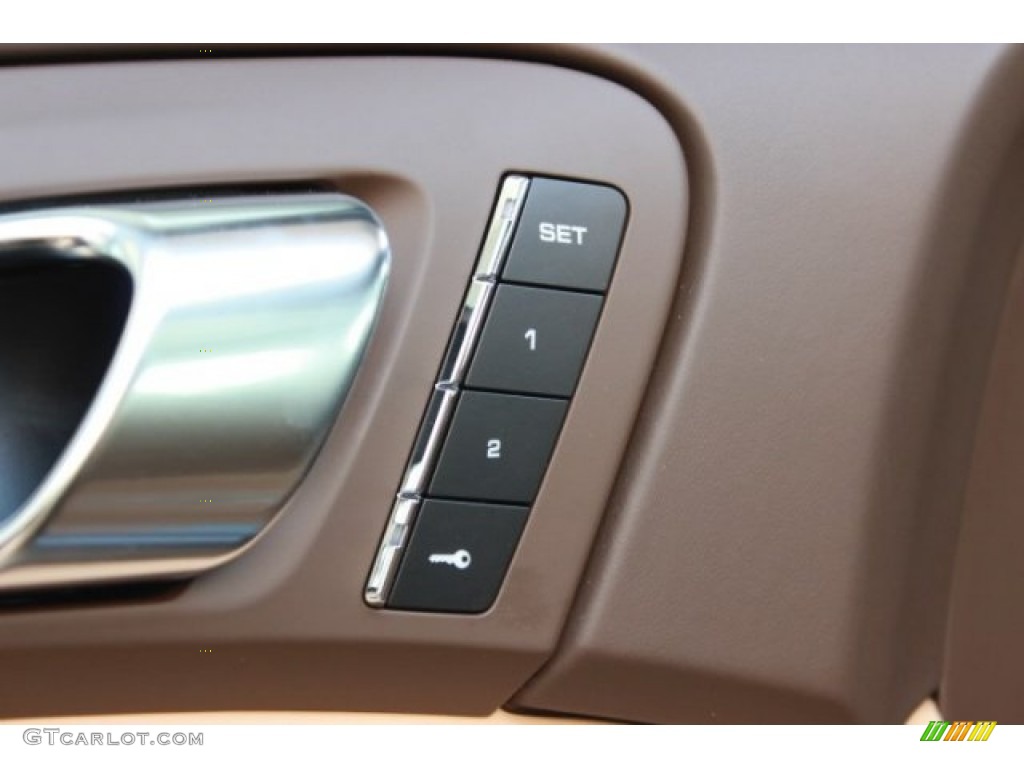 2016 Porsche Cayenne Turbo S Controls Photo #106702594