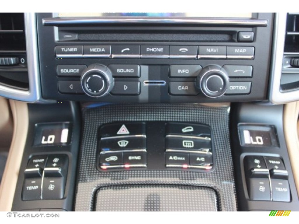 2016 Porsche Cayenne Turbo S Controls Photo #106702844