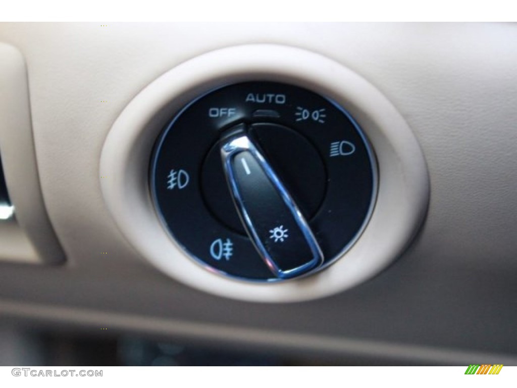 2016 Porsche Cayenne Turbo S Controls Photo #106703110
