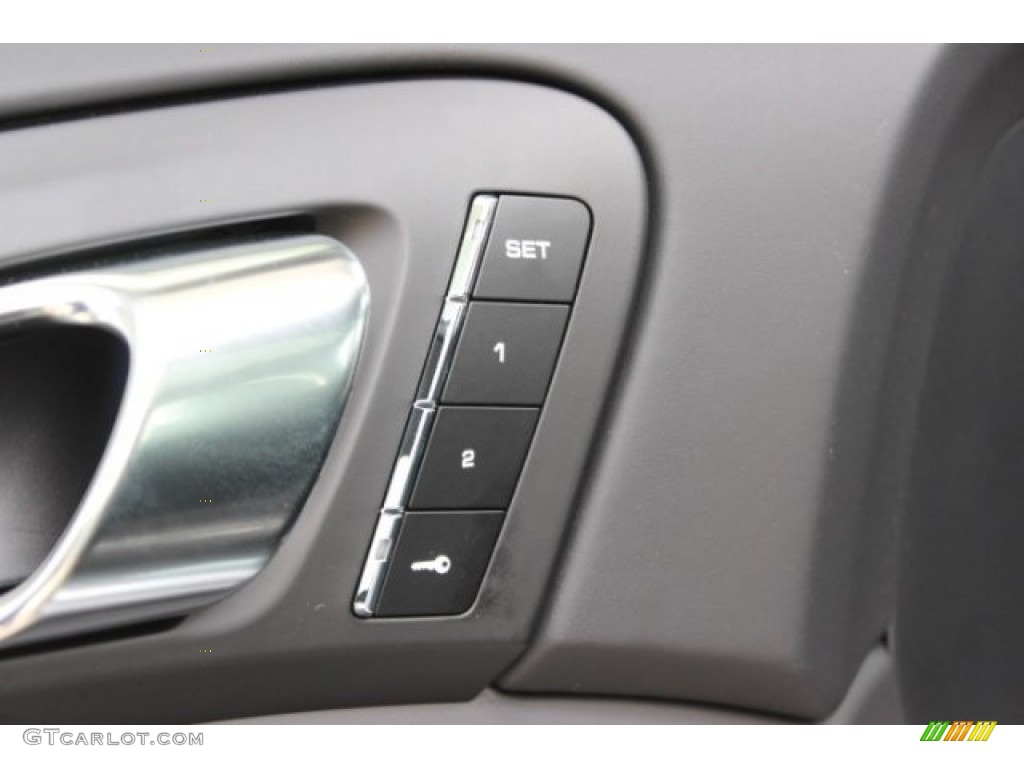2016 Porsche Cayenne GTS Controls Photo #106703716