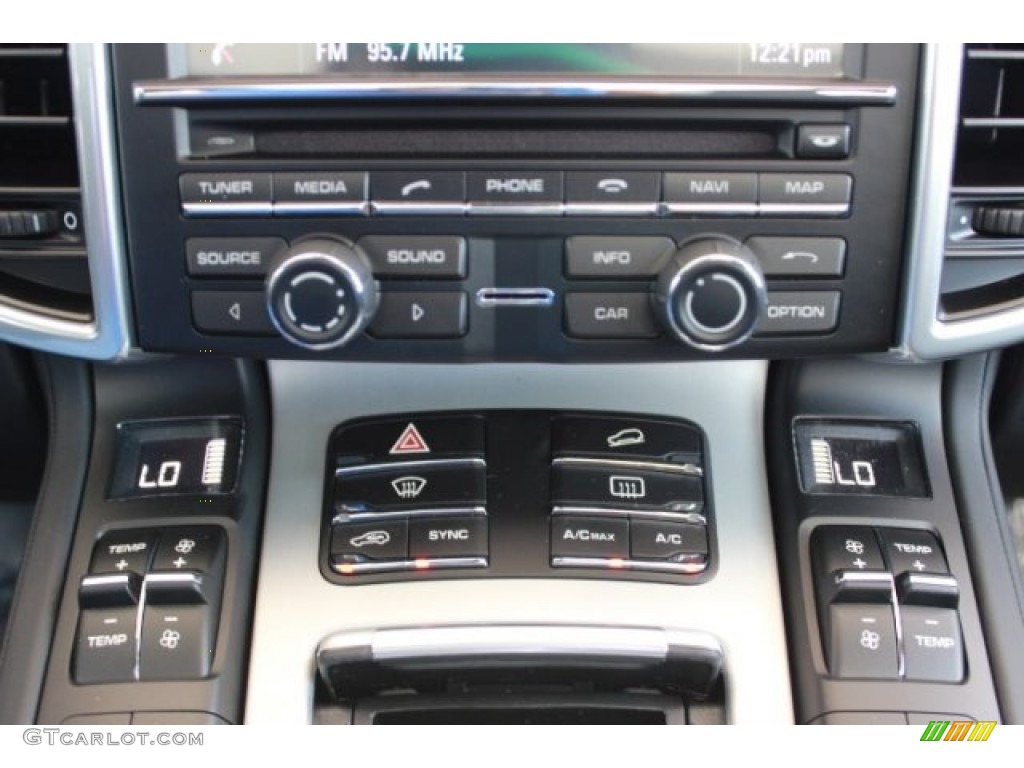 2016 Porsche Cayenne GTS Controls Photo #106703884