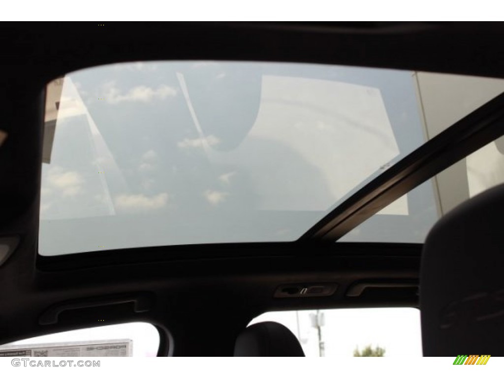2016 Porsche Cayenne GTS Sunroof Photo #106704319