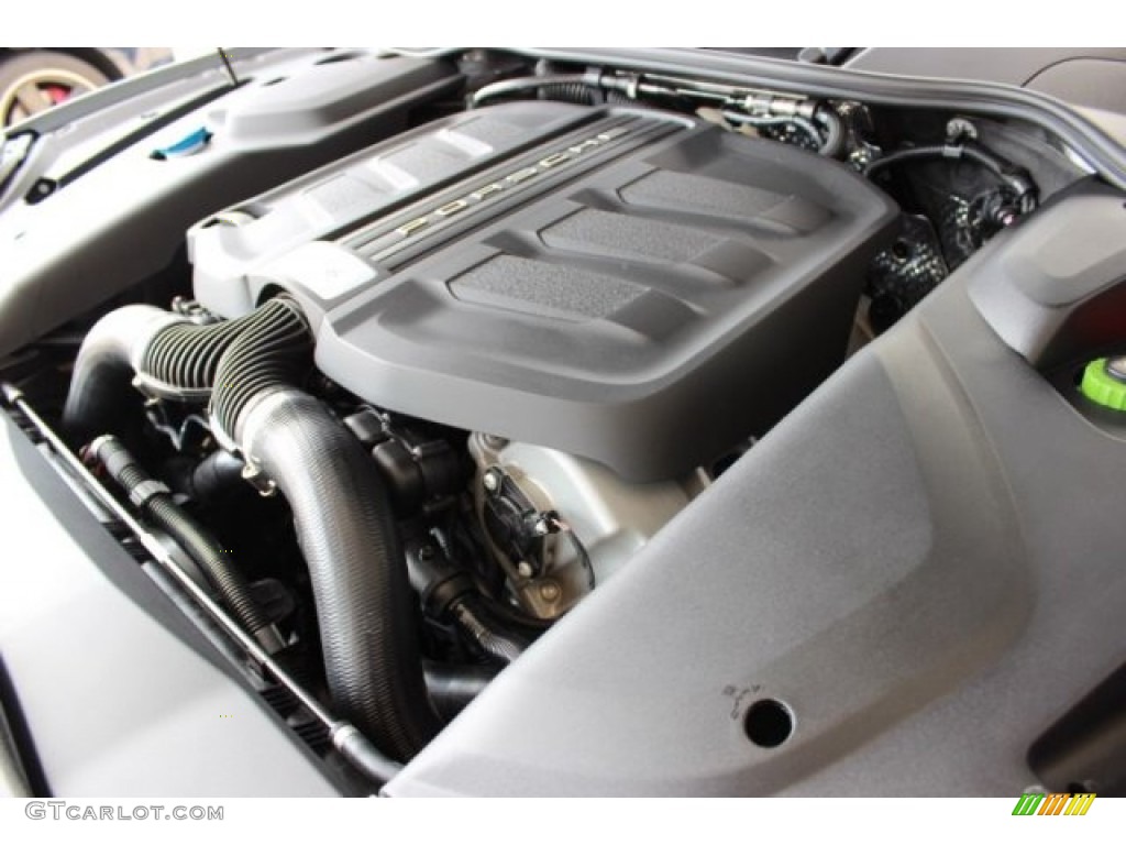 2016 Porsche Cayenne GTS Engine Photos