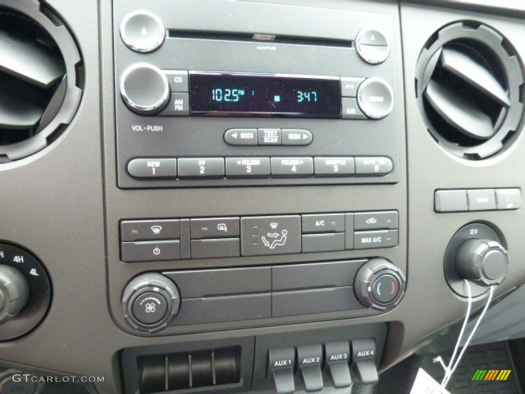 2016 Ford F350 Super Duty XL Regular Cab Chassis 4x4 Controls Photo #106707141