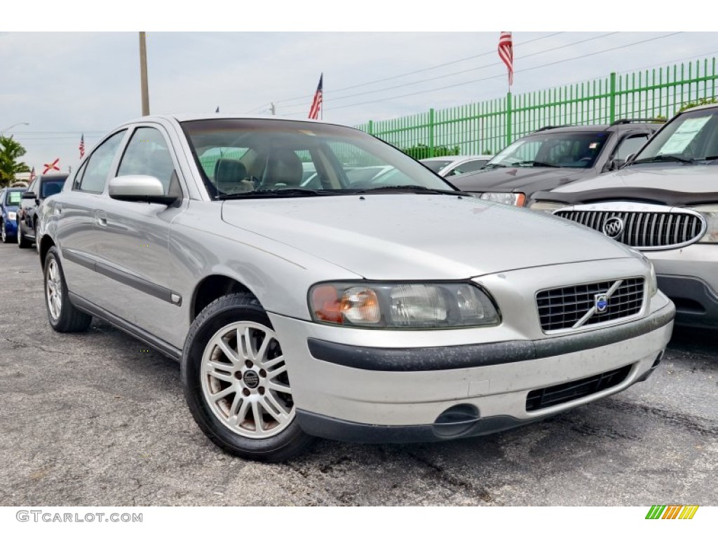 2004 S60 2.4 - Silver Metallic / Taupe/Light Taupe photo #1