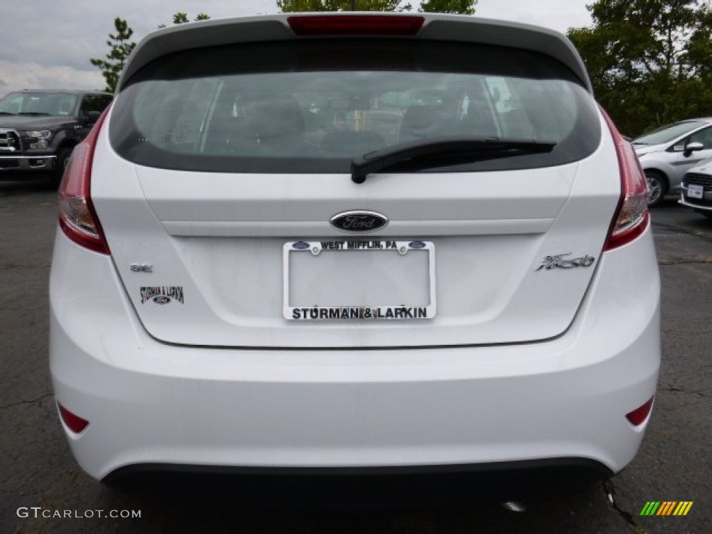 2015 Fiesta SE Hatchback - Oxford White / Charcoal Black photo #3