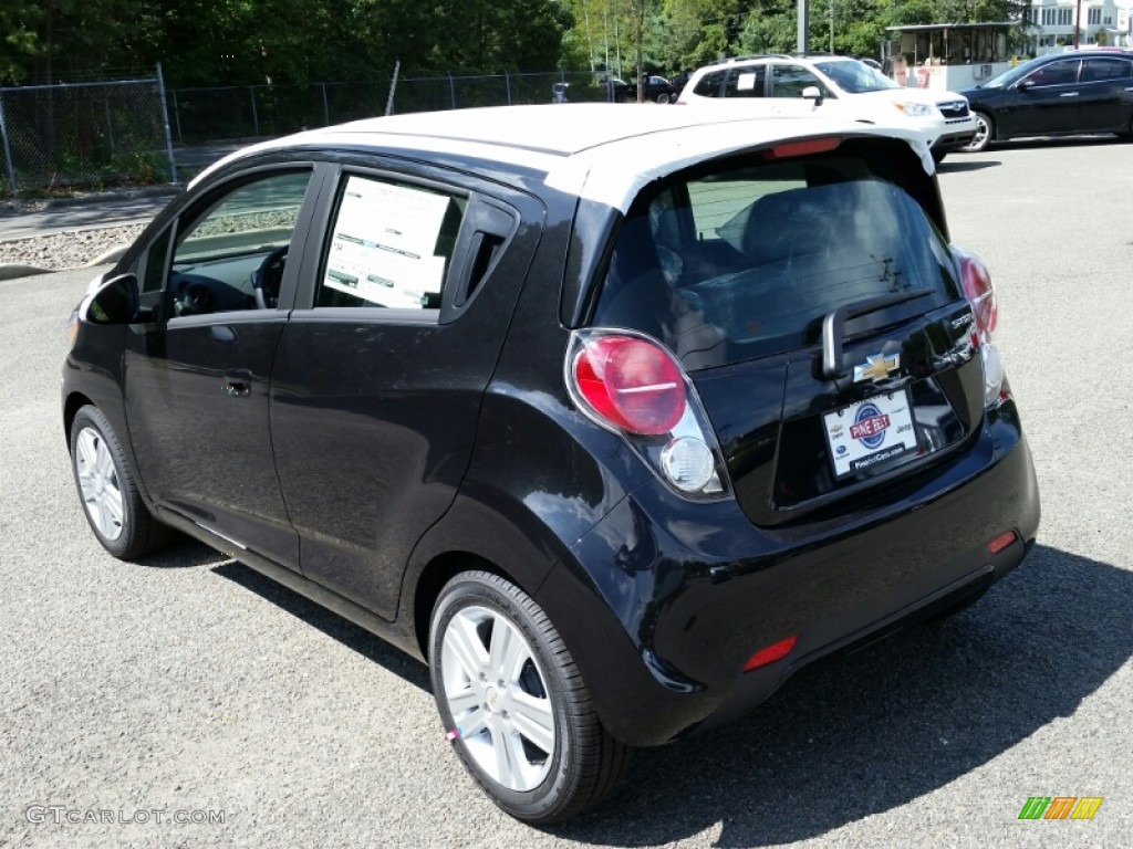 2015 Spark LS - Black / Silver/Silver photo #4