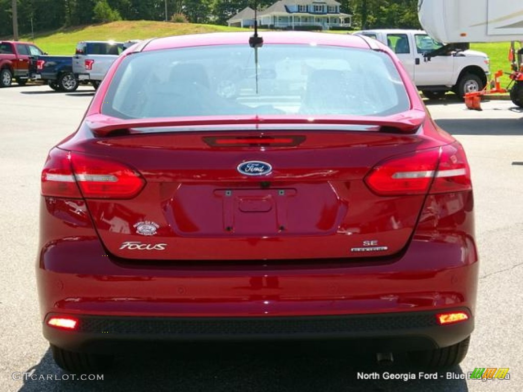 2015 Focus SE Sedan - Ruby Red Metallic / Charcoal Black photo #4