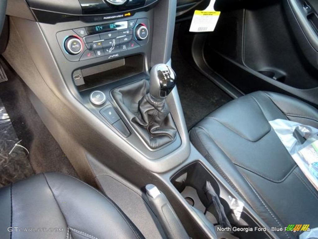 2015 Focus SE Sedan - Ruby Red Metallic / Charcoal Black photo #30