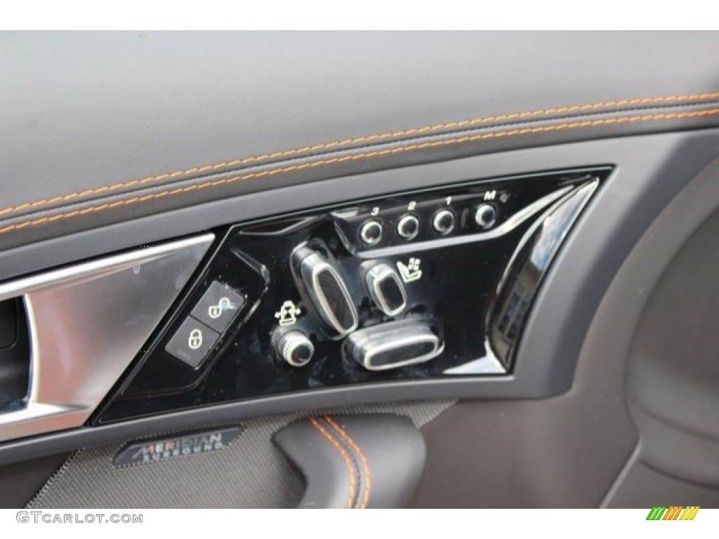 2016 Jaguar F-TYPE R Coupe Controls Photo #106720720