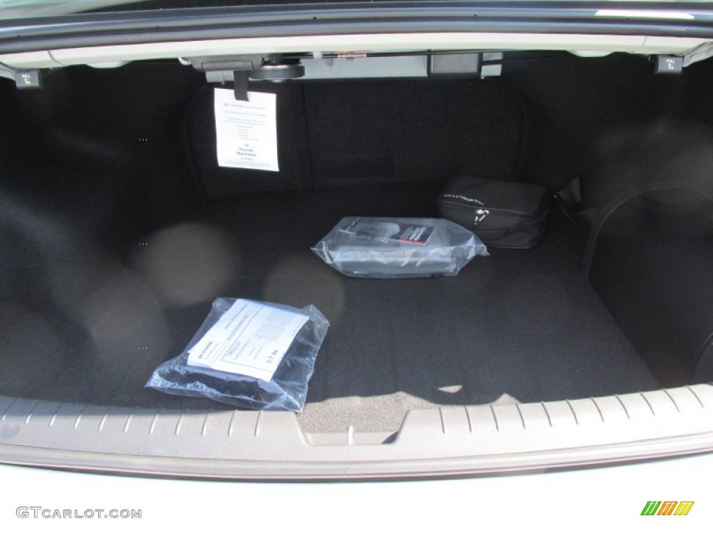2016 Hyundai Sonata Hybrid SE Trunk Photos