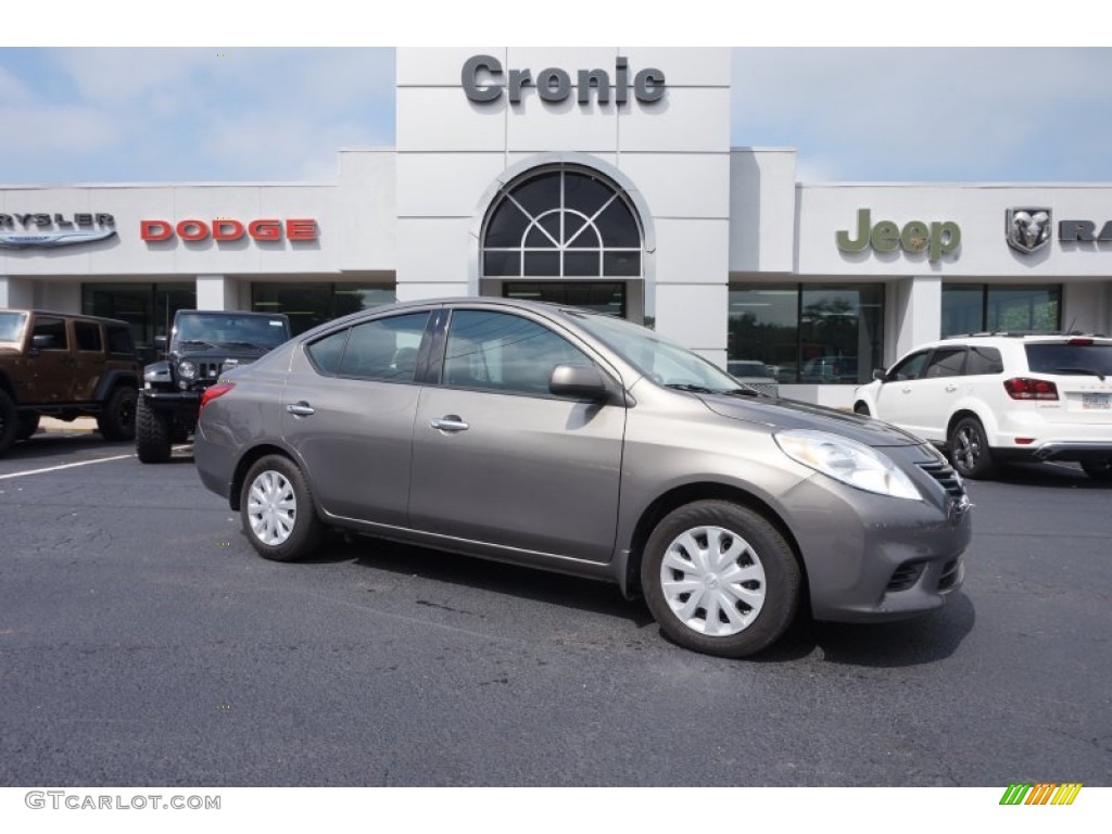 2014 Versa 1.6 SV Sedan - Titanium / Charcoal photo #1