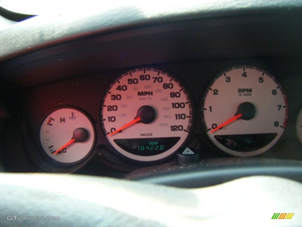 2005 Neon SXT - Flame Red / Dark Slate Gray photo #8