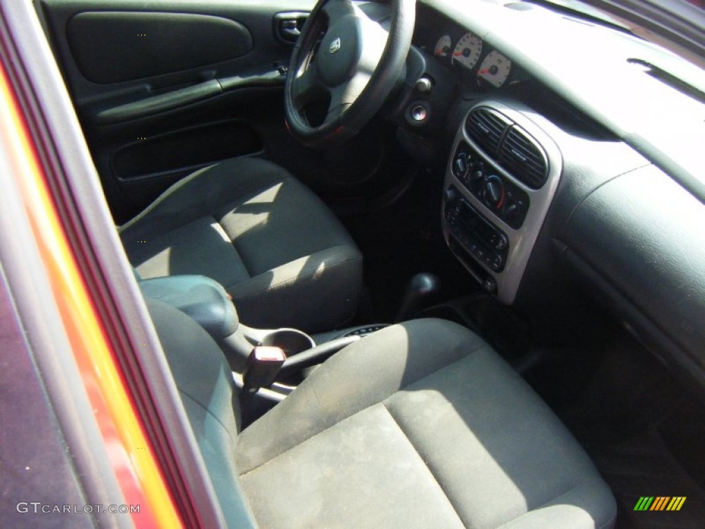 2005 Neon SXT - Flame Red / Dark Slate Gray photo #11