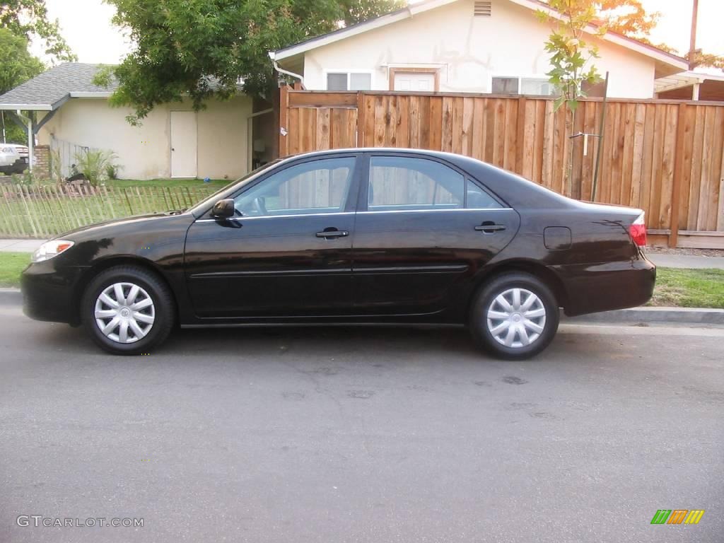 2005 Camry LE - Black / Gray photo #15