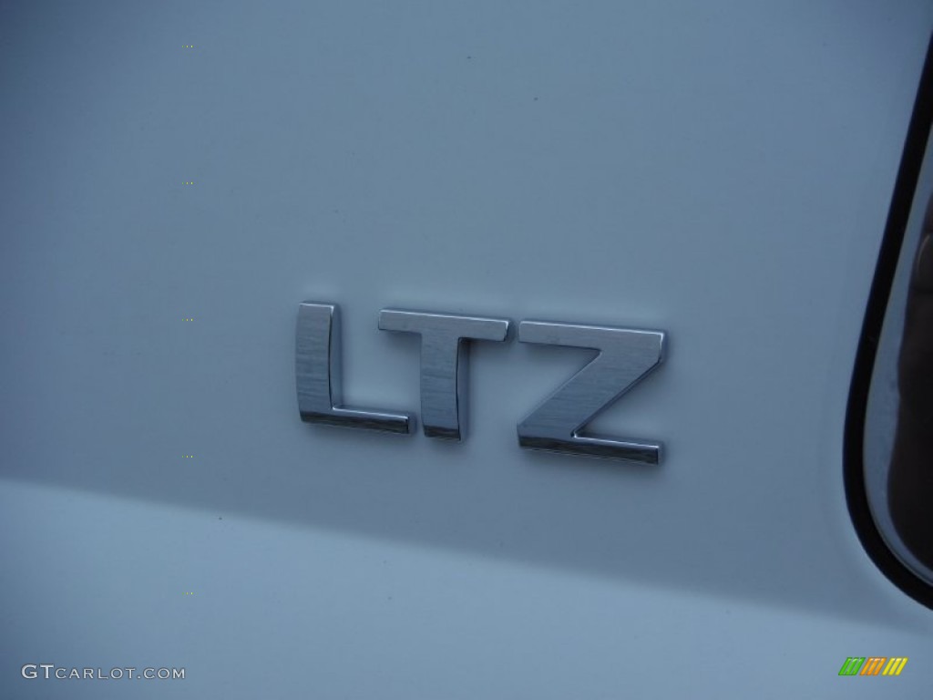 2016 Suburban LTZ 4WD - Summit White / Jet Black photo #8