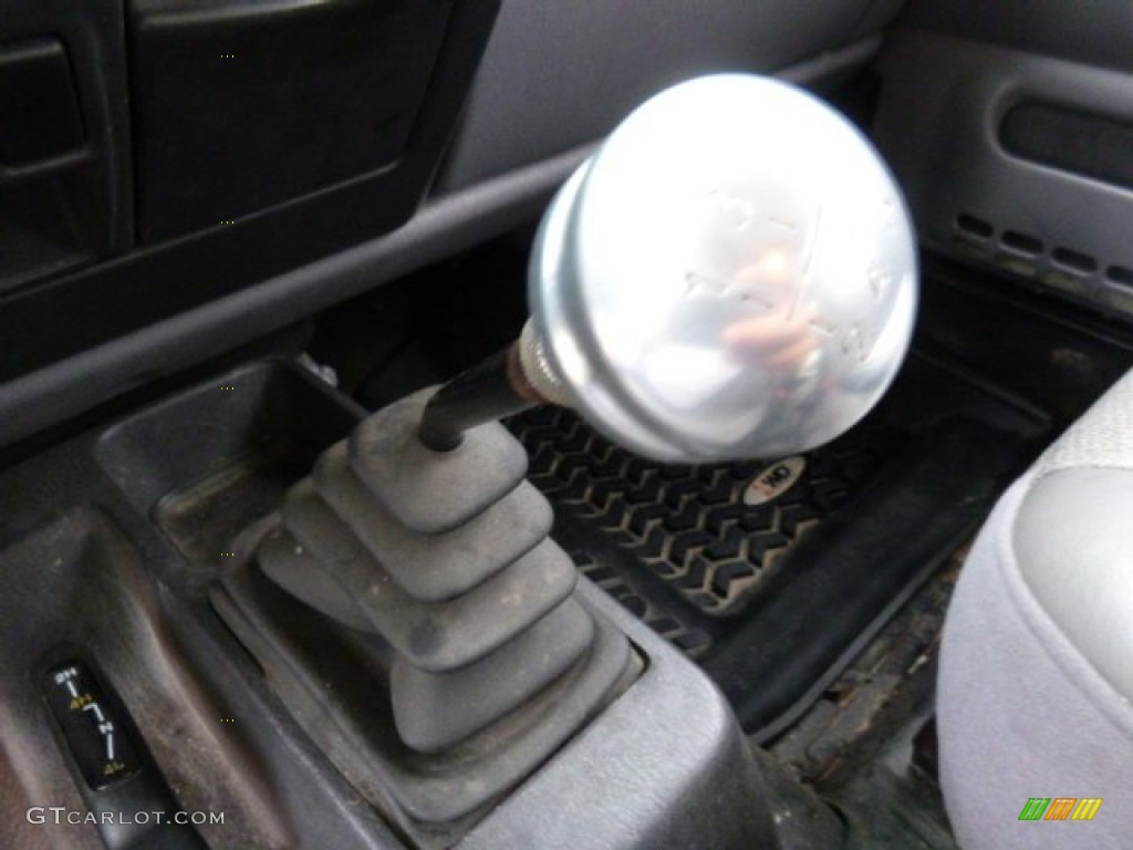 1998 Jeep Wrangler SE 4x4 Transmission Photos