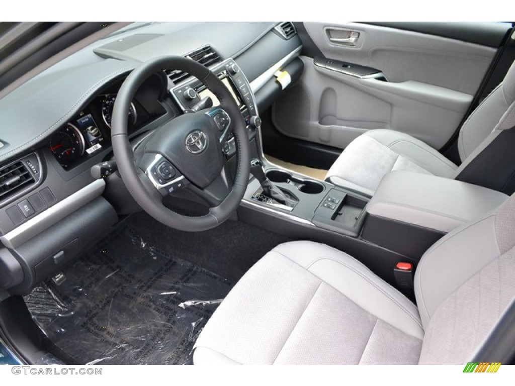 Ash Interior 2016 Toyota Camry XSE Photo #106739164