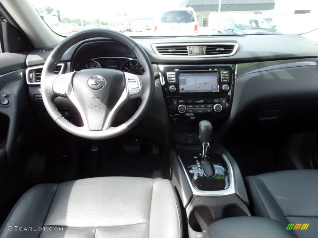 2015 Rogue SL AWD - Super Black / Charcoal photo #15