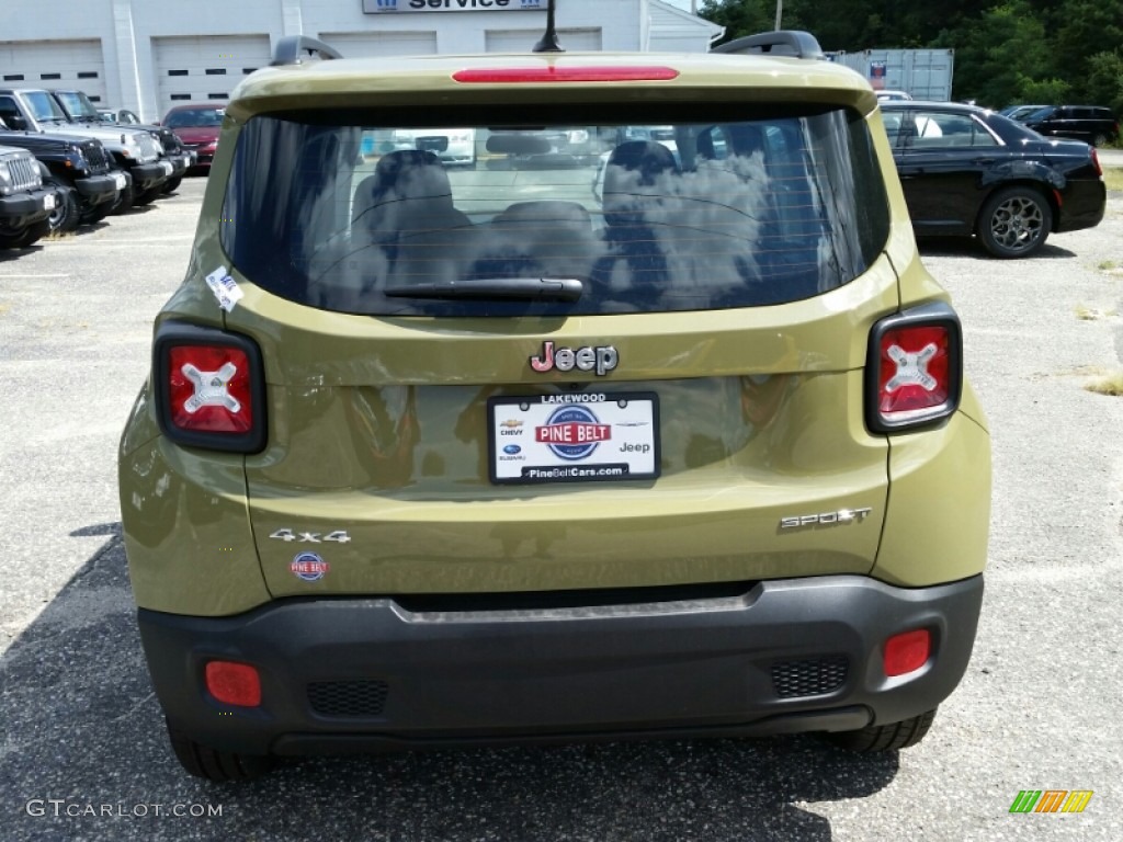 2015 Renegade Sport 4x4 - Commando Green / Black photo #5