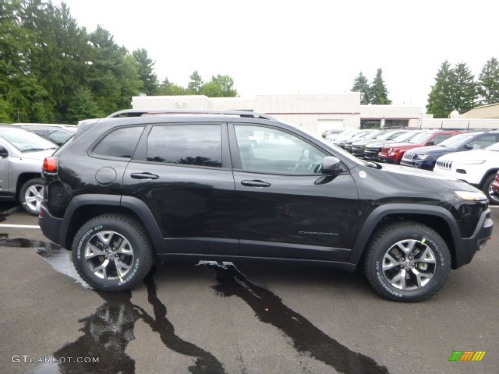 Brilliant Black Crystal Pearl 2016 Jeep Cherokee Trailhawk 4x4 Exterior Photo #106759326