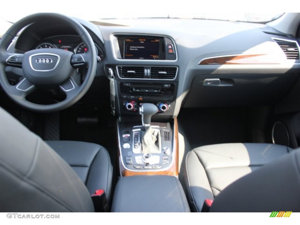 2016 Q5 2.0 TFSI Premium Plus quattro - Brilliant Black / Black photo #33