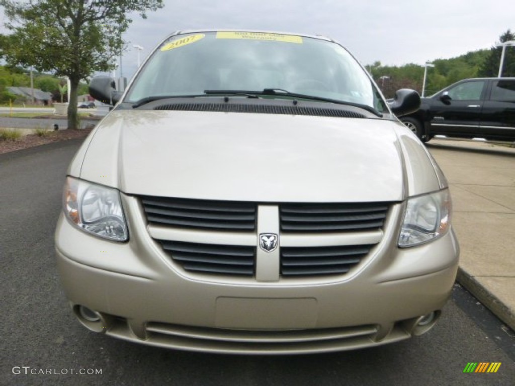 2007 Grand Caravan SXT - Linen Gold Metallic / Medium Slate Gray photo #8