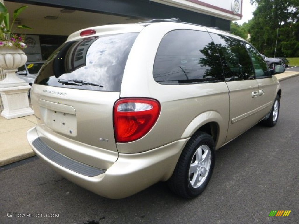 2007 Grand Caravan SXT - Linen Gold Metallic / Medium Slate Gray photo #13