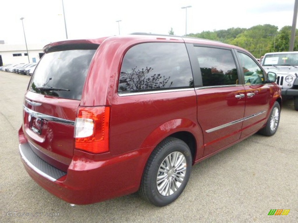 2016 Town & Country Touring-L - Deep Cherry Red Crystal Pearl / Black/Light Graystone photo #9