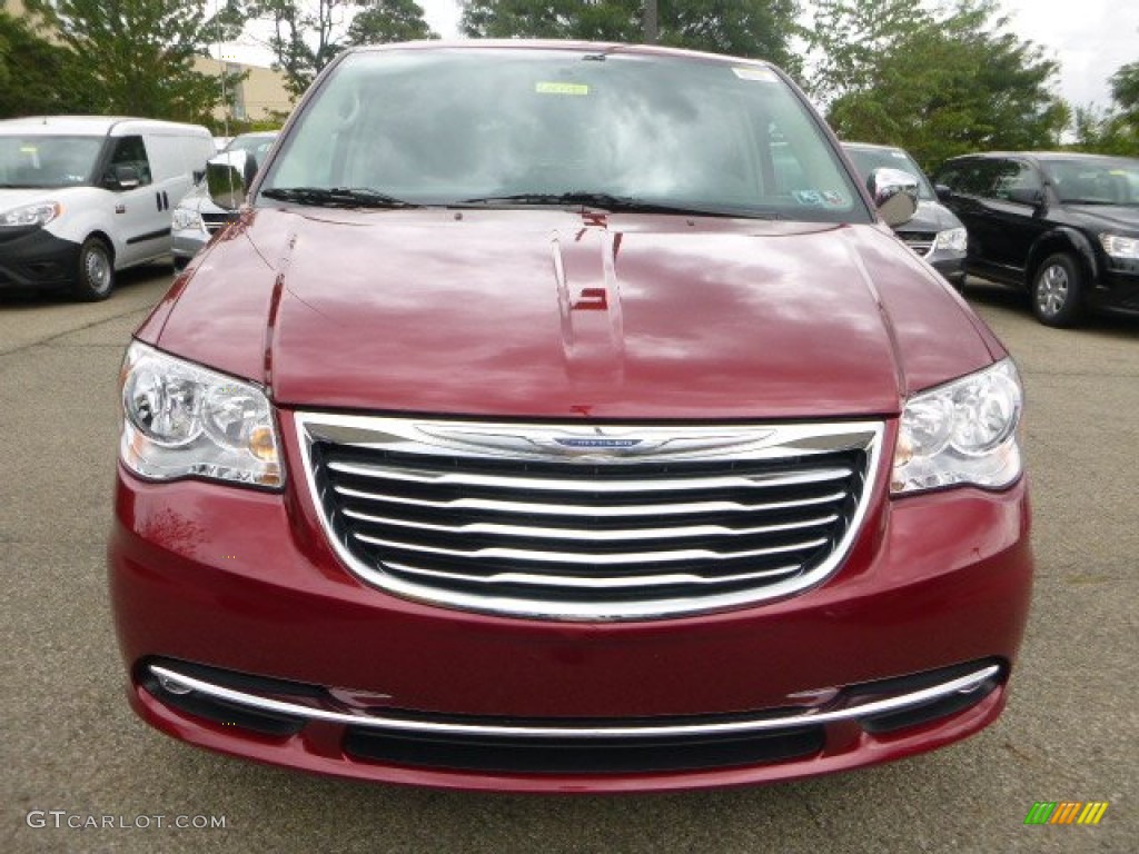 2016 Town & Country Touring-L - Deep Cherry Red Crystal Pearl / Black/Light Graystone photo #12