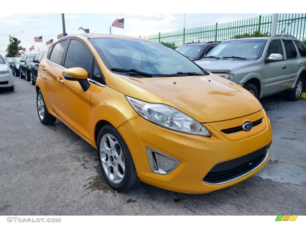 2011 Fiesta SES Hatchback - Yellow Blaze Metallic Tri-Coat / Plum/Charcoal Black Leather photo #22