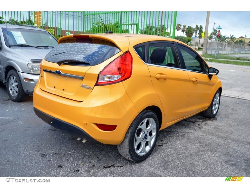 2011 Fiesta SES Hatchback - Yellow Blaze Metallic Tri-Coat / Plum/Charcoal Black Leather photo #26