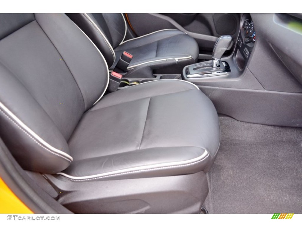 2011 Fiesta SES Hatchback - Yellow Blaze Metallic Tri-Coat / Plum/Charcoal Black Leather photo #31