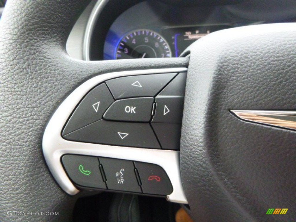 2016 Chrysler 200 Limited Controls Photos