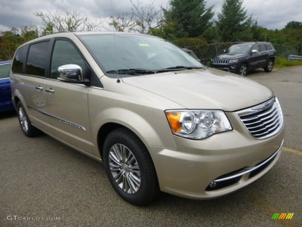 Cashmere/Sandstone Pearl 2016 Chrysler Town & Country Touring-L Exterior Photo #106776008