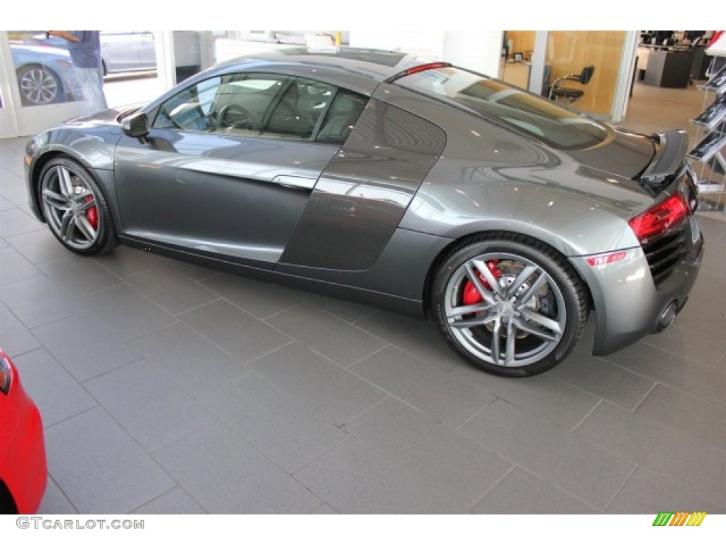 2015 R8 V8 - Daytona Grey Pearl / Black photo #5