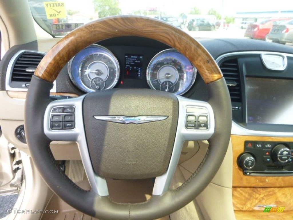 2014 Chrysler 300 C AWD Steering Wheel Photos