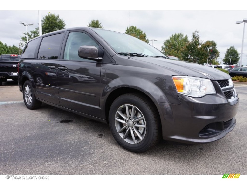 2016 Grand Caravan SE - Granite Crystal Metallic / Black/Light Graystone photo #4