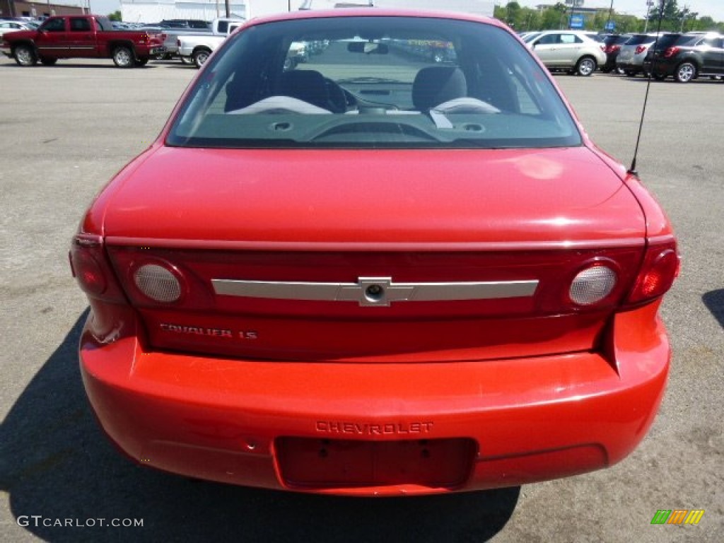 2003 Cavalier LS Sedan - Victory Red / Graphite Gray photo #3