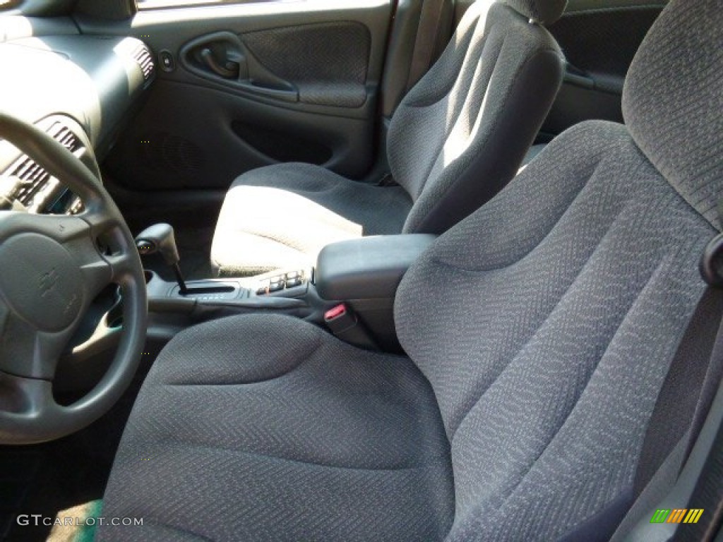 2003 Cavalier LS Sedan - Victory Red / Graphite Gray photo #8
