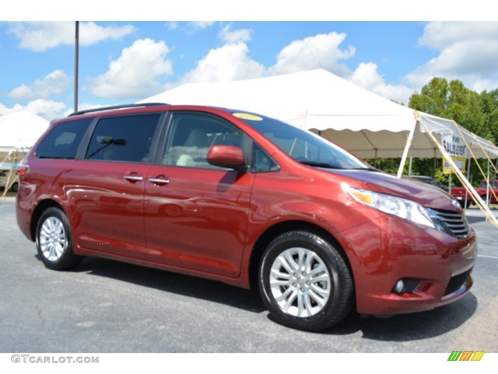 2015 Sienna XLE - Salsa Red Pearl / Bisque photo #1