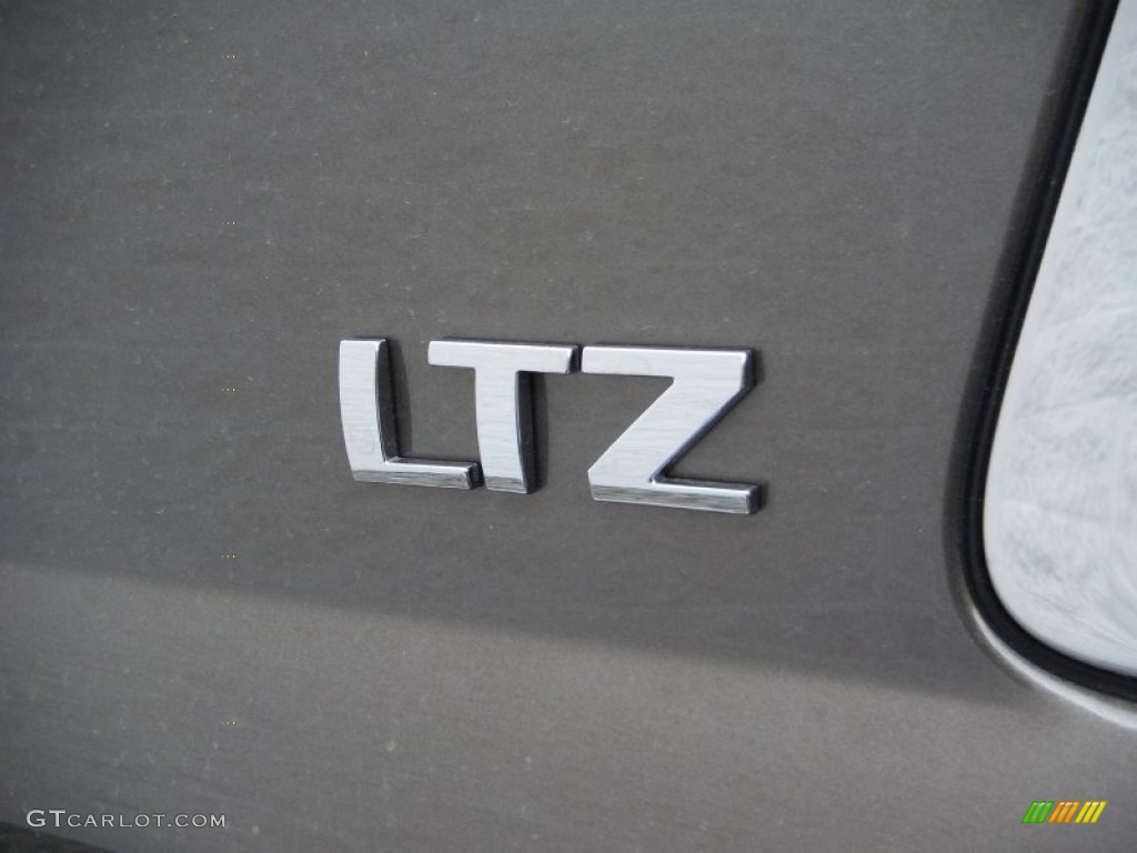 2016 Chevrolet Tahoe LTZ 4WD Marks and Logos Photos