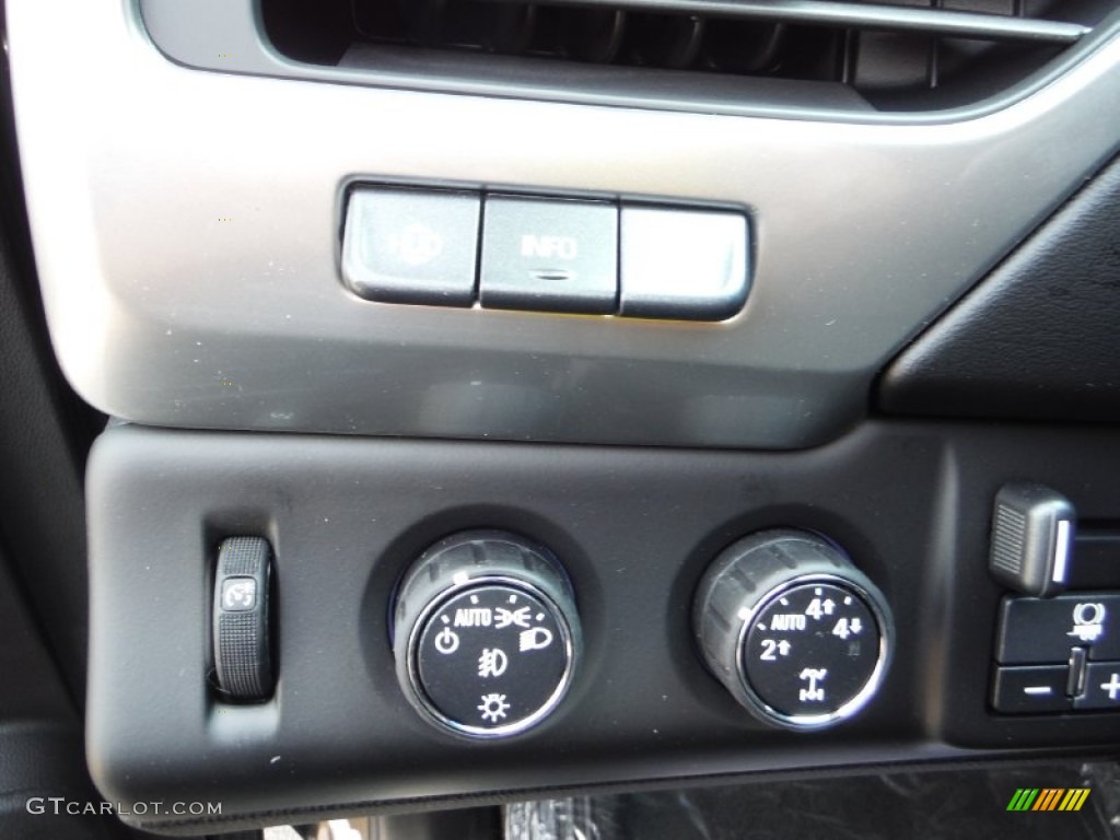 2016 Chevrolet Tahoe LTZ 4WD Controls Photo #106812213