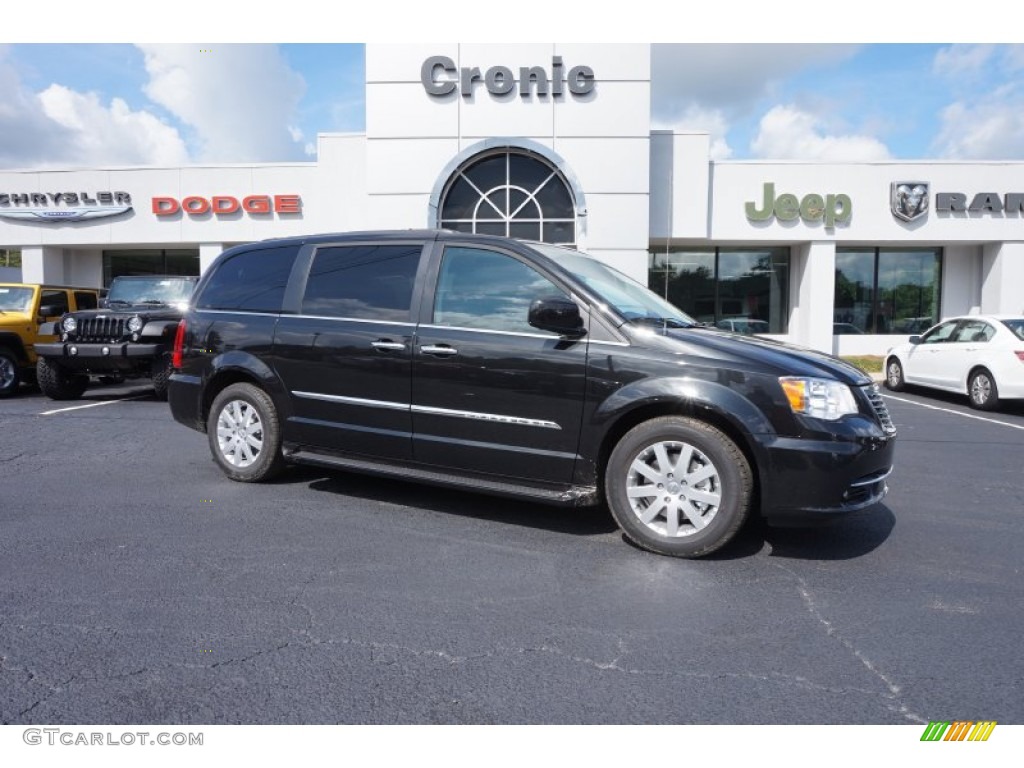 2016 Town & Country Touring - Brilliant Black Crystal Pearl / Black/Light Graystone photo #1