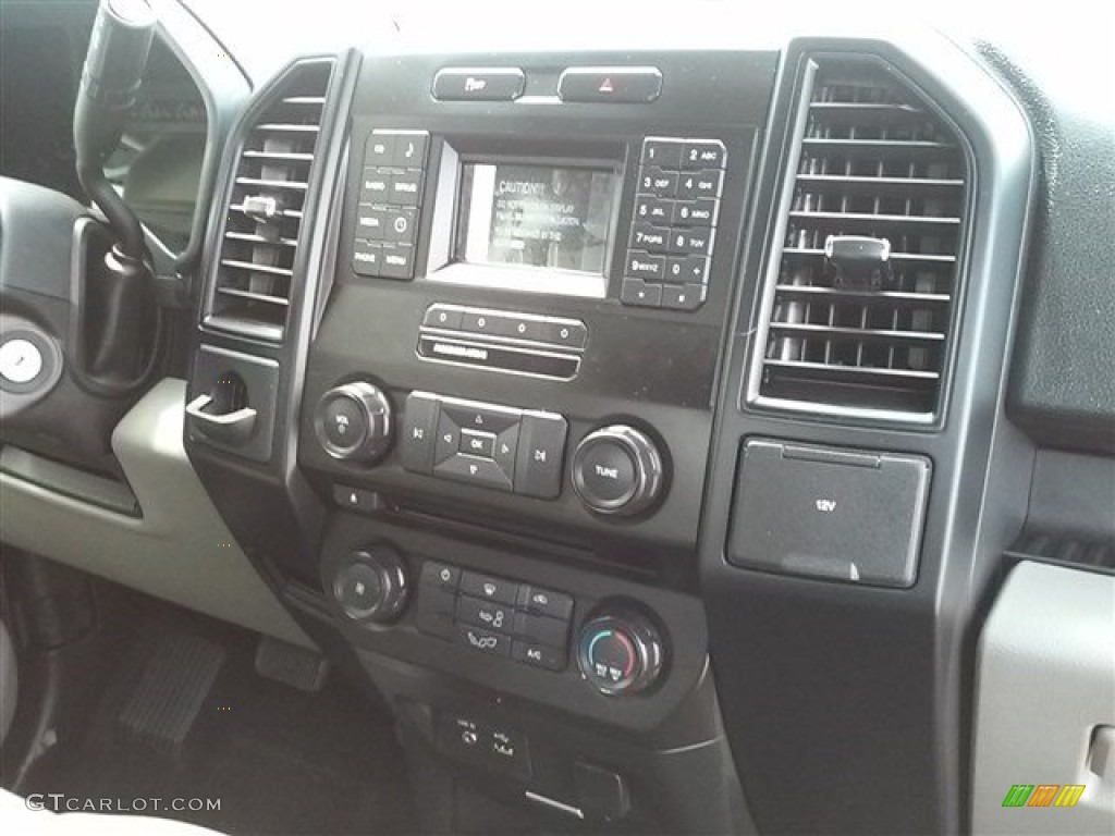 2015 F150 XL SuperCab - Tuxedo Black Metallic / Medium Earth Gray photo #33