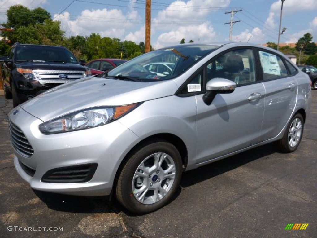 Ingot Silver Metallic 2016 Ford Fiesta SE Sedan Exterior Photo #106839441