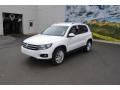 Candy White - Tiguan SE Photo No. 5
