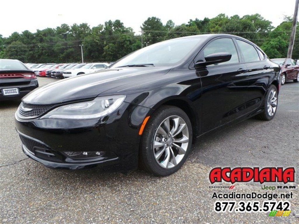 2015 200 S - Black / Black photo #1