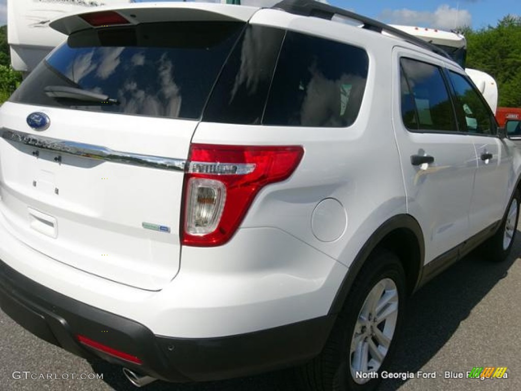 2015 Explorer 4WD - Oxford White / Medium Light Stone photo #35