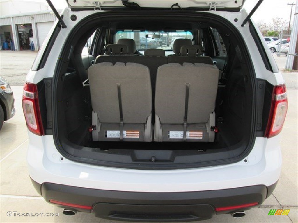 2015 Explorer FWD - Oxford White / Medium Light Stone photo #11
